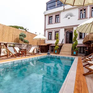 Parna Otel